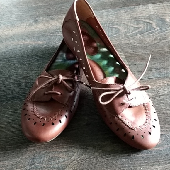 Born Shoes - NEW Born leather loafer flats Cognac w cutout! 10